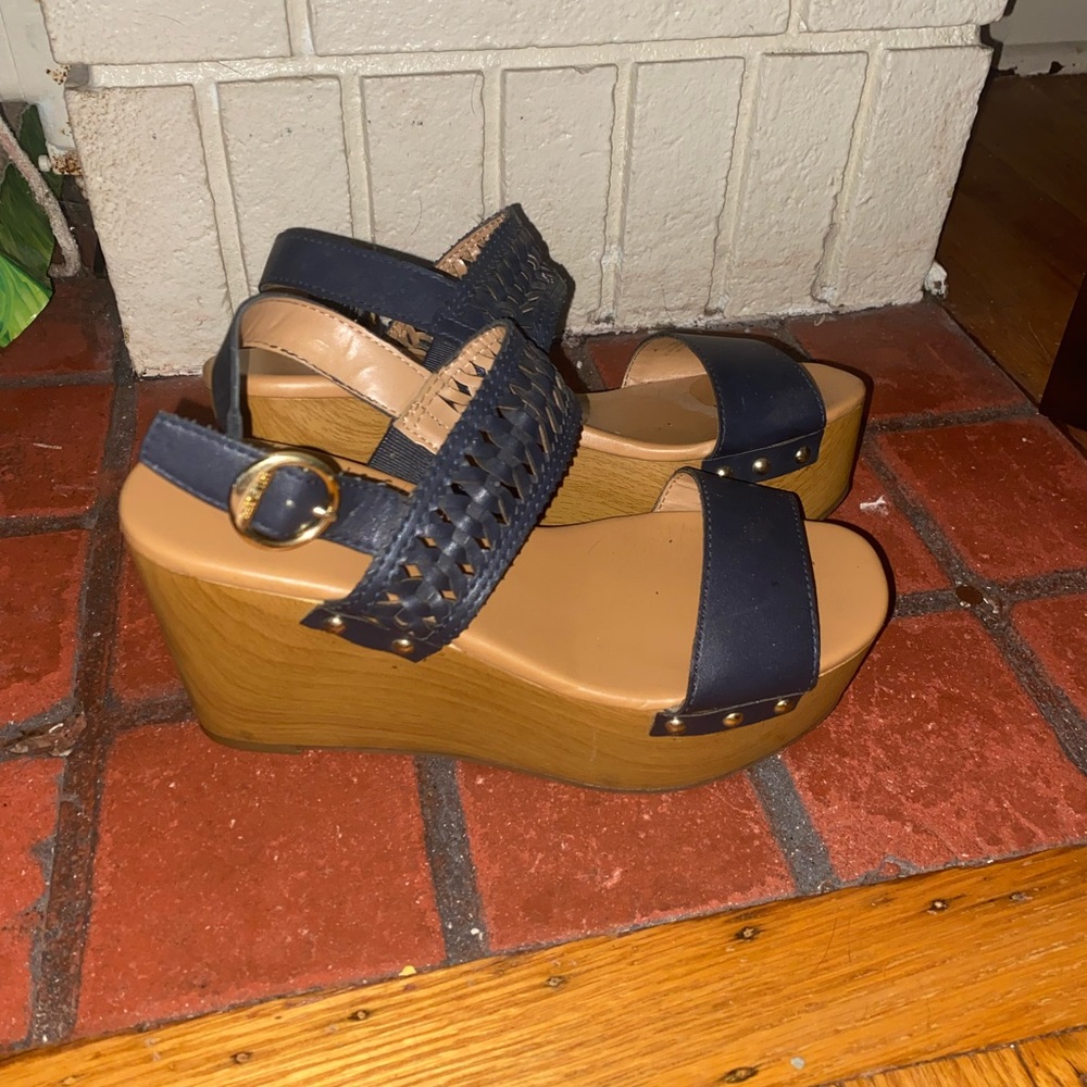 Tommy Hilfiger size 6.5 womens wedge navy blue in color